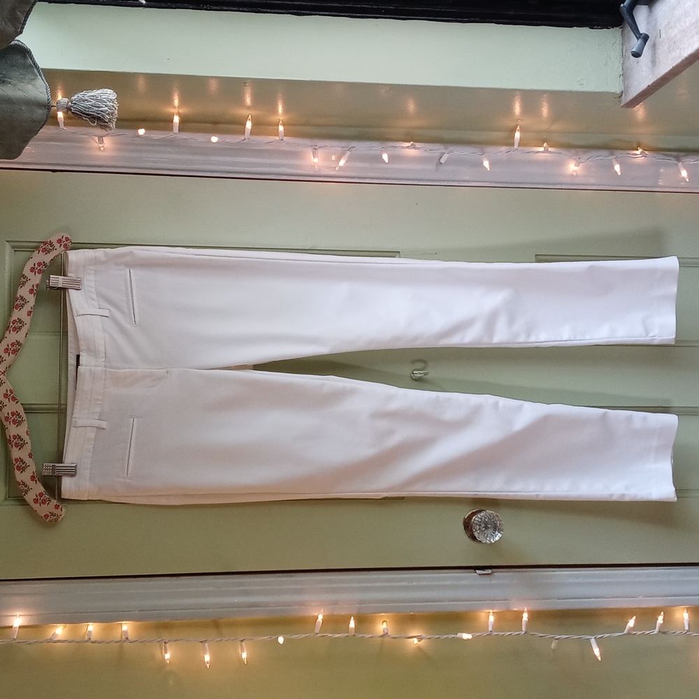 Women's 🆓 Dalia Collection size 2 stark white damaged